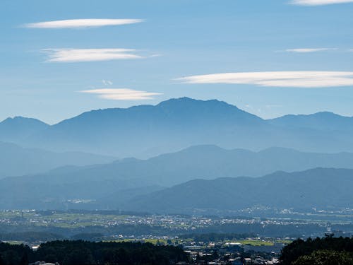 南アルプスの麓に広がる、伊那の街並み