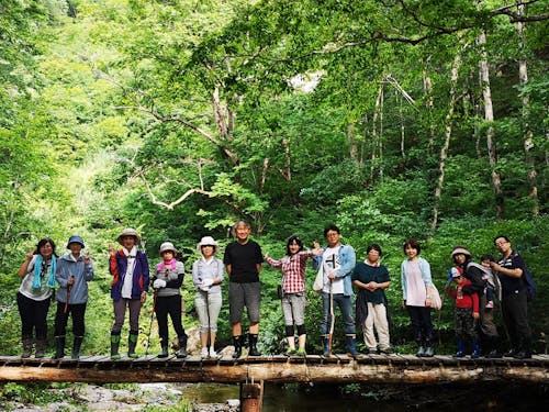 移住体験ツアーの恵みの森