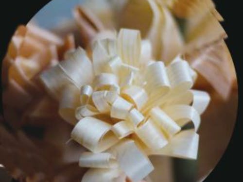 高級紀州桧(ヒノキ)のカンナ屑で作ったウッドフラワー