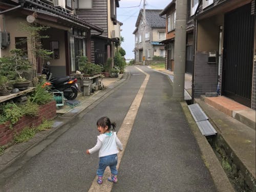 迷路のような竹野の路地を探検しながら空き家見学