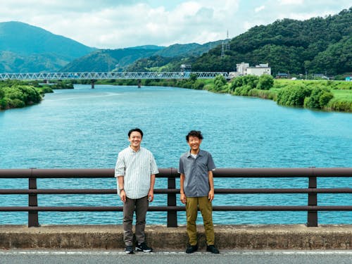 暮らしのパーラー案内人 : ナカオ(左) ナカハラ(右)