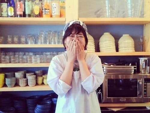 明るい笑顔で迎えてくれる店長のあいちゃん