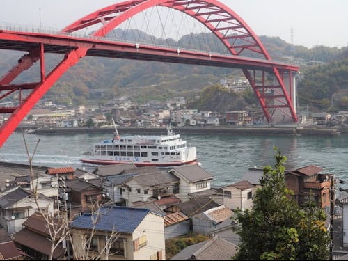 音戸の瀬戸には古民家が並ぶ