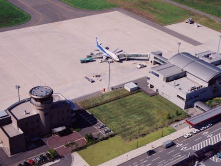 北秋田市内には「大館能代空港」があります。東京・羽田空港まで約70分と首都圏へのアクセスも良好です。
