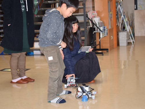 プログラム入力後のロボットを動かす様子