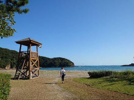 嶋田あゆみさんの職場は、海まで徒歩5分。仕事の前に海辺へ散歩。