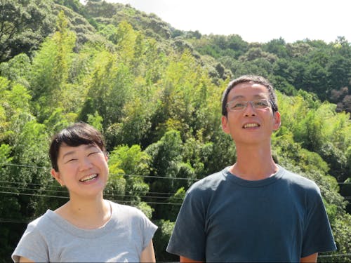 夫婦でゆず栽培に挑む軽部さん。