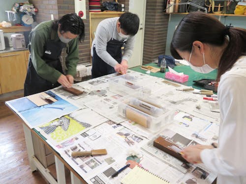 授業料は138万円。教材費負担なし、エ具も1年間無償貸与