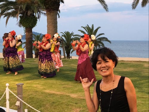 フラダンスの島・周防大島町を楽しんでいるゲストの永井さん