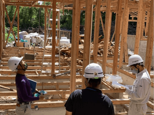 建設中の寮の様子