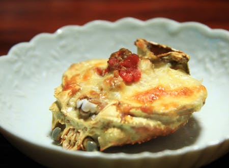 冬の香箱蟹は、様々な調理方法が考案されている食材