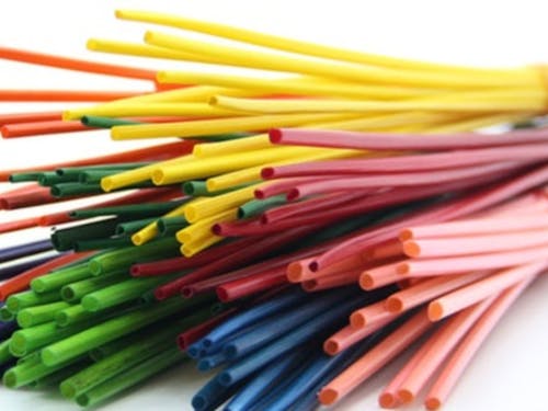 麦の収穫、染色など一連の作業をすべて職人が行います。