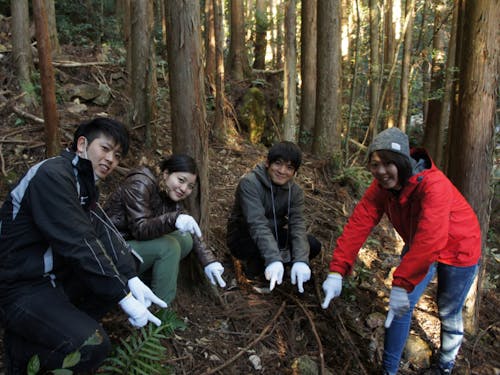 参加者でグループに分かれて罠の設置場所を探します