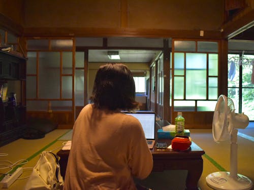 好きな時間にオンラインで作業を