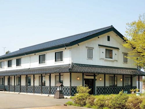 こちらがその店舗。大きな蔵のような見た目で、その名も「蔵」という名前。