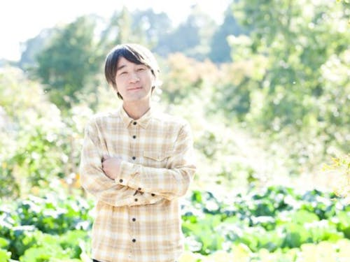 メイン講師の指出一正さん。未来をつくるSDGsマガジン『ソトコト』編集長。 観光以上・定住未満の新しい地域との関わり方である「関係人口」の第一人者として、ライフワークと取材を通じて訪れた数多くの地域やローカルプレイヤーの活動、SDGs、ウェルビーイングに関する知見を活かし、地方自治体の関係人口創出講座の総合監修やメイン講師、官公庁の委員などを務める。