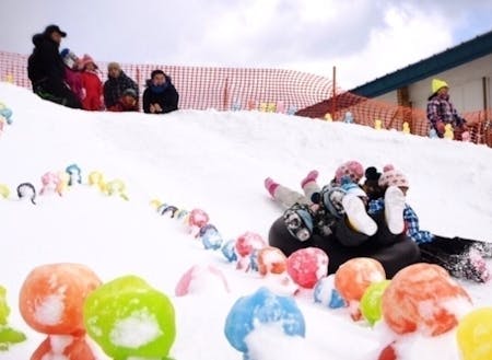 冬に大人が集まって有志団体として、「雪遊び」というイベントを開催！　子どもたちの笑顔と外で遊ぶ面白さを伝えるためにやってます♪　子どもも大人もみんなが楽しめるものを！