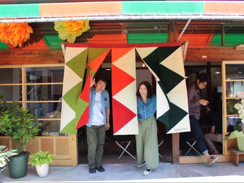 南信濃地区の元地域おこし協力隊。現在は地域でゲストハウスを開業し、地域内外の交流拠点としても親しまれている。