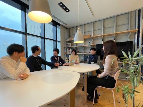 豊岡市役所 Broom にて(集合写真を撮る前の打ち合わせ)