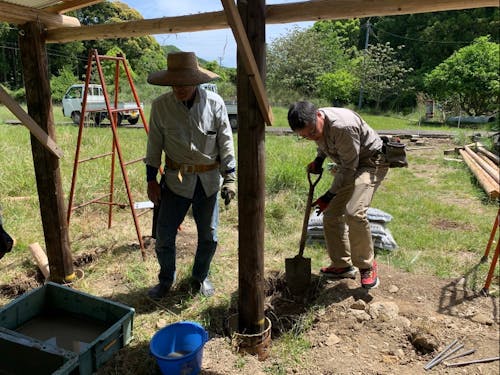 牛小屋づくりの様子