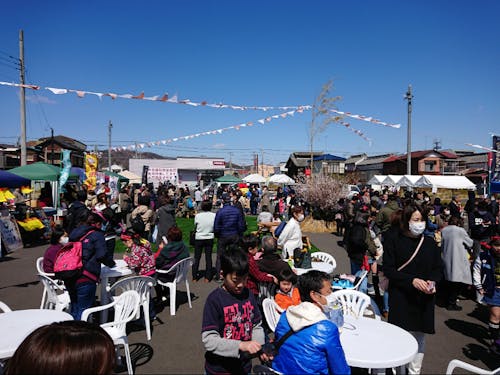 まちづくり寄居と若者たちが主体でマルシェイベントを実施し、市街地の賑わい創出にも取り組んでいます。