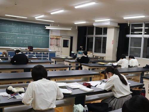 放課後、高校内の教室でゆずも塾オープン!