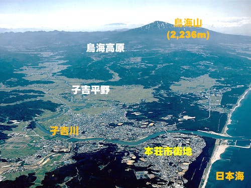 県内一広い本市は、南に鳥海山、中央を子吉川が貫流し日本海にそそぐ、自然豊かな街