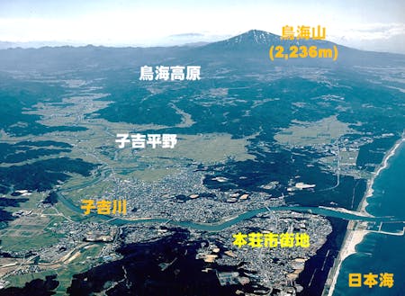 県内一広い本市は、南に鳥海山、中央を子吉川が貫流し日本海にそそぐ、自然豊かな街