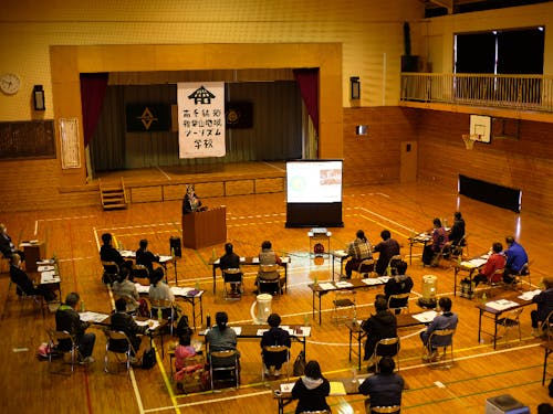 ツーリズムに関わる農家や事業所などと連携し学習会を重ねる。