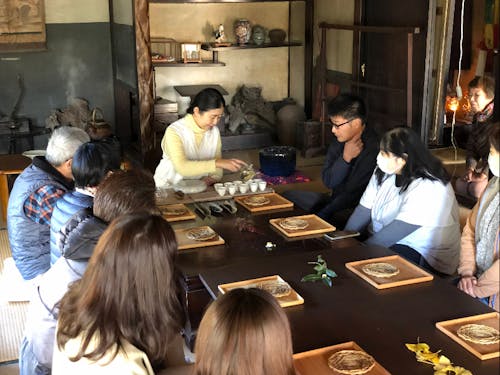 茶農家と共につくった釜炒り茶体験