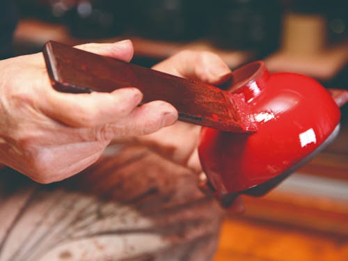 湯沢市の伝統工芸・川連漆器は、800年間つくり方を変えずに実直なものづくりを繋いできました。800年続いてきた“ものづくり”を、もう800年続く産業にしていくための知恵を絞りましょう!