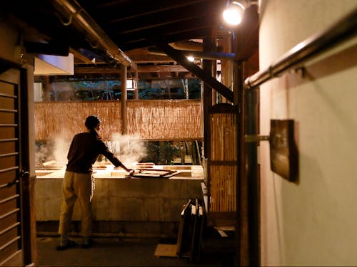 温泉蒸気を活用をした”地獄蒸し”