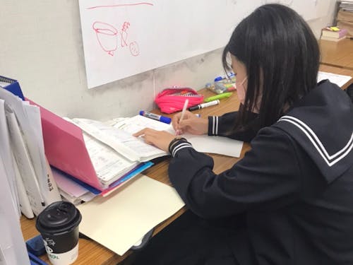 夢咲塾は「個別指導&自学自習」スタイル! 定着度に合わせて基礎から大学受験まで。適した課題を提示します。