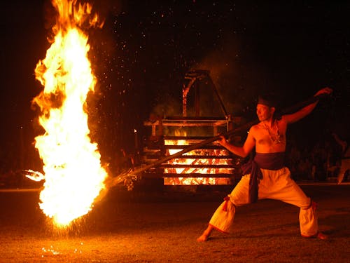 秋には古墳まつり
