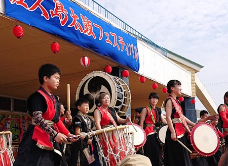 伝統ある「佐久島太鼓フェスティバル」独特の打ち方と迫力が魅力の、佐久島の奉納太鼓。