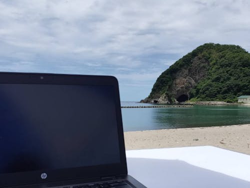 夏は海でリモートワークしてます※海までは車で30分