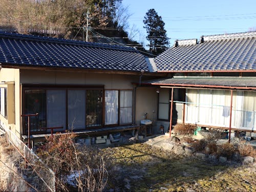 1軒目の物件。日当たりもよく家庭菜園も楽しめます