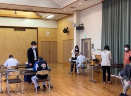 美祢市内の13ヵ所の公民館で行われた『からだ測定会』のようす
