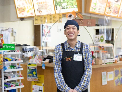 道の駅なかがわの近藤店長。明るく経験豊かな頼れる上司です。
