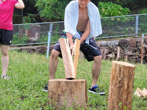 無心になって薪を割るのも楽しい日常