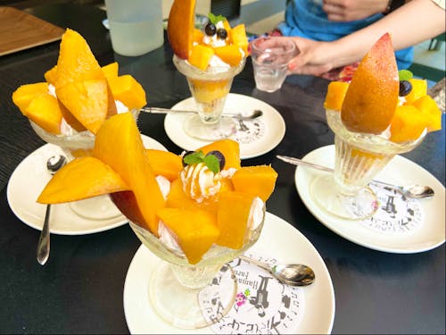 マンゴー農家さんが運営するお店のマンゴーパフェ。最高です。