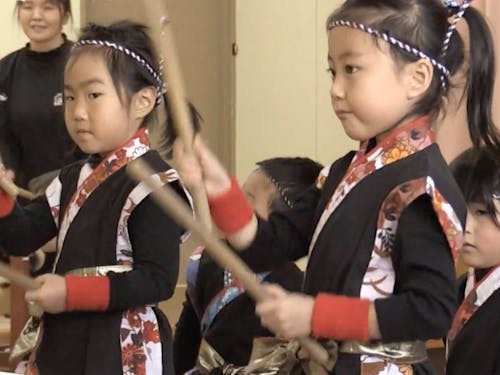 和太鼓を通してマナーや協調性を育みます。