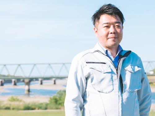 ツクローネ吉富の社長は、東京でエンジニア経験のある山本さん。