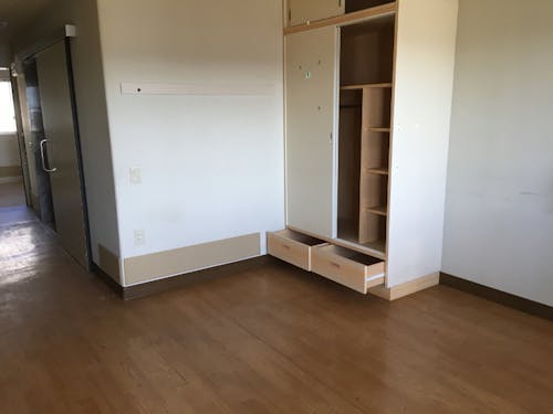 リノベーション前の個室の様子。