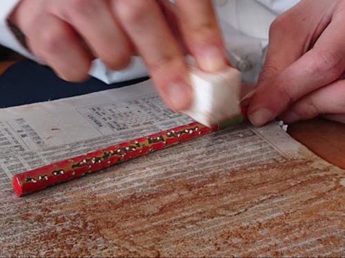 塗り箸を削って~