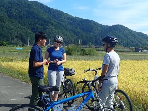 飛騨の里山文化を伝えるガイド