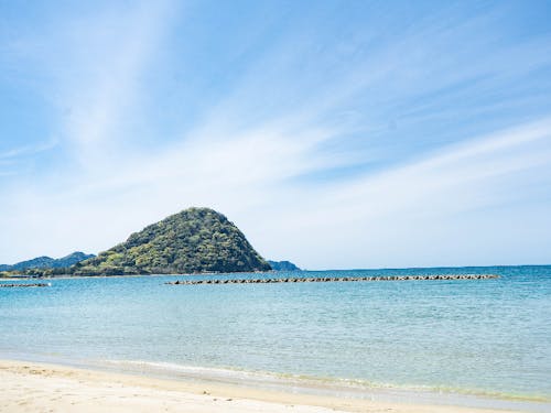 萩を訪れるときっと好きになる、萩っ子も大好きな菊ヶ浜