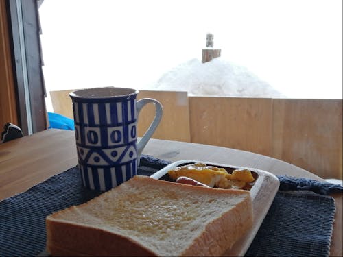 リスさんと朝食♪