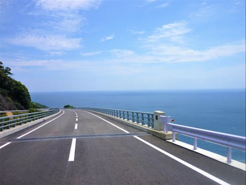 海に吸い込まれるR448