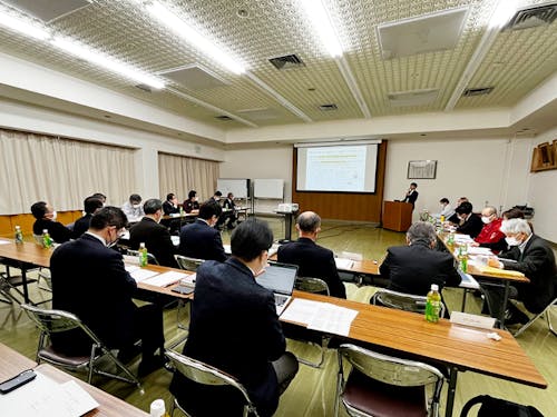 会議室でも、現場でも各経済団体と課題や展望について議論を重ねてきました。